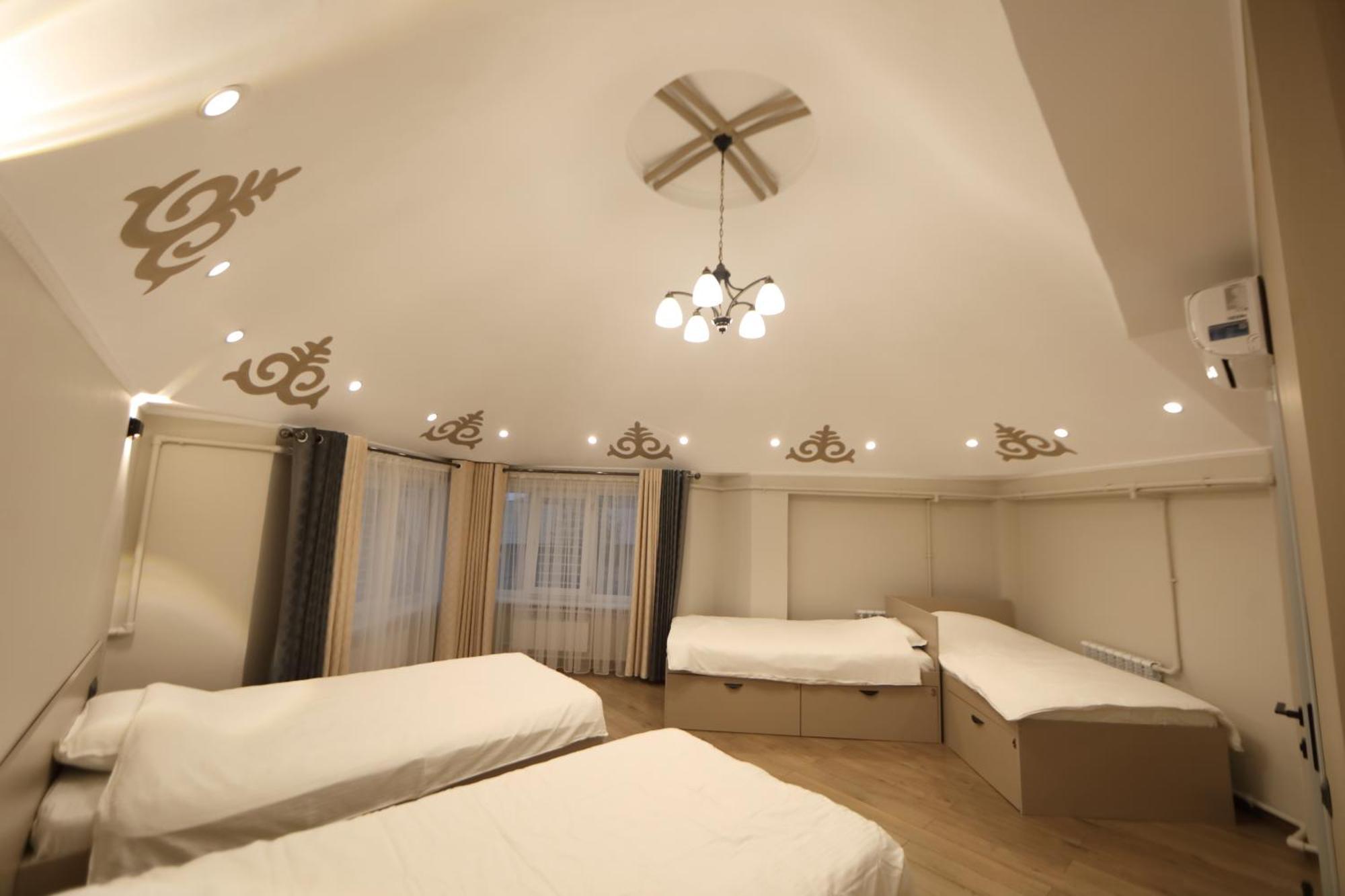 Cozy Hostel ビシュケク エクステリア 写真