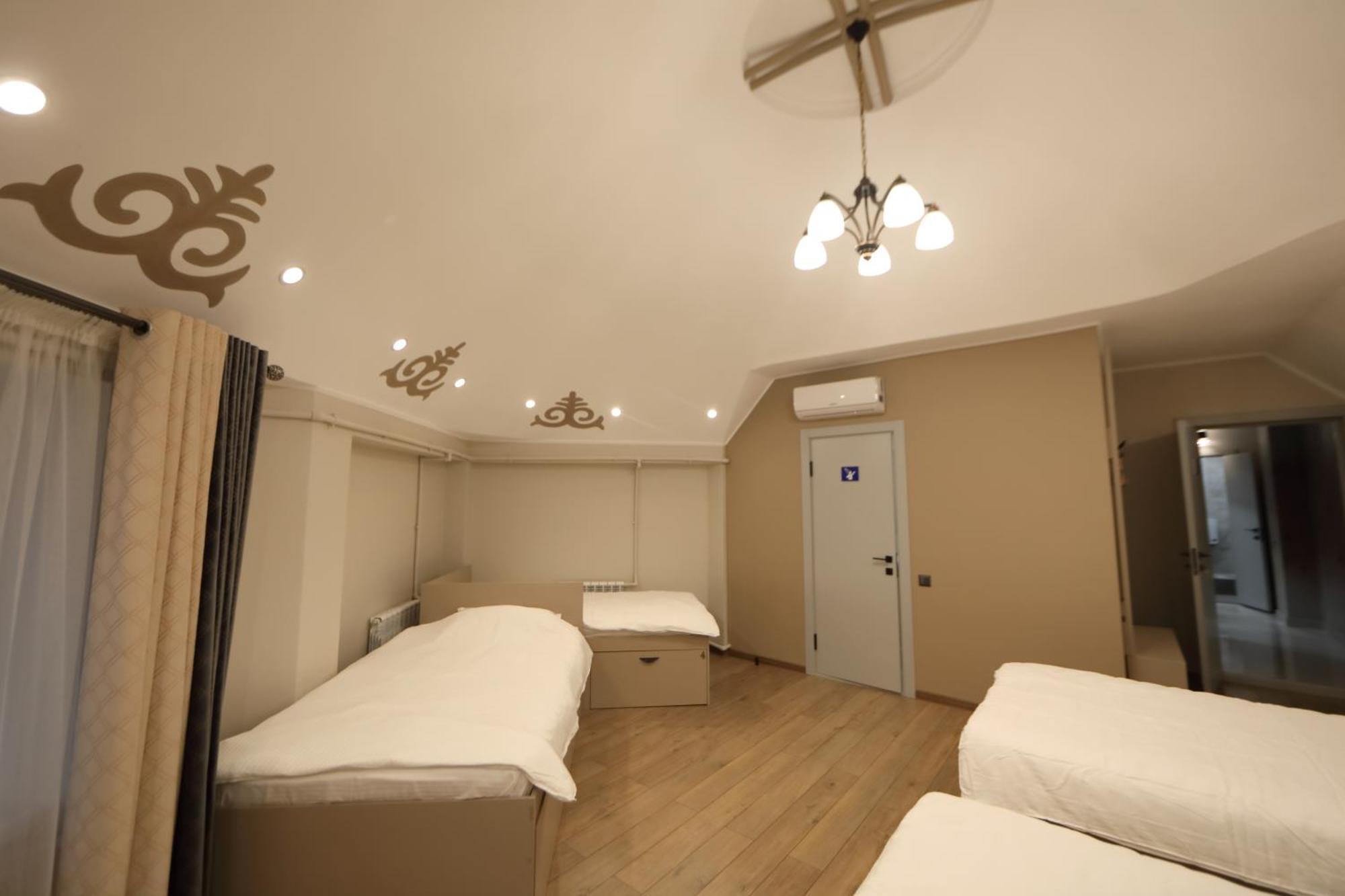 Cozy Hostel ビシュケク エクステリア 写真